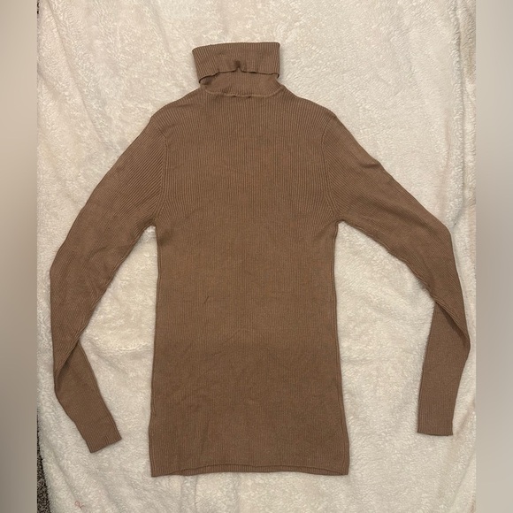 NWT EXPRESS Women's L Tan Turtleneck Sweater - Picture 2 of 3